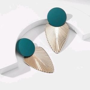 Long fashion earrings